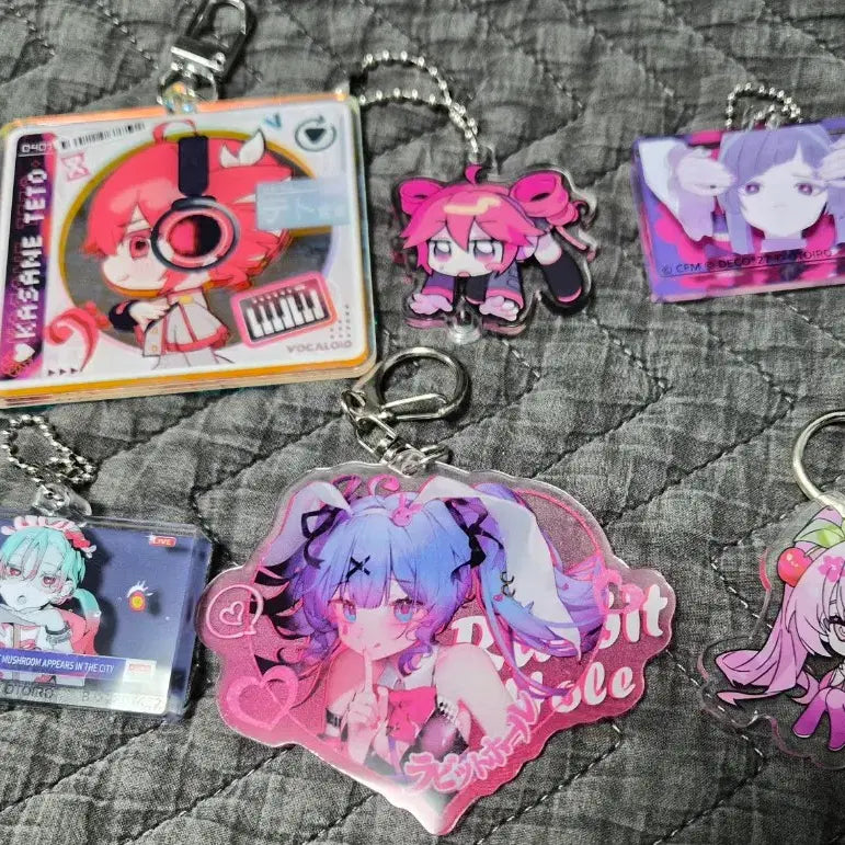 [BUNJANG] Hatsune Miku &amp; Kasane Teto Acrylic Keychain Bundle Set / 미쿠 테토 아크릴 키링 묶음 세트