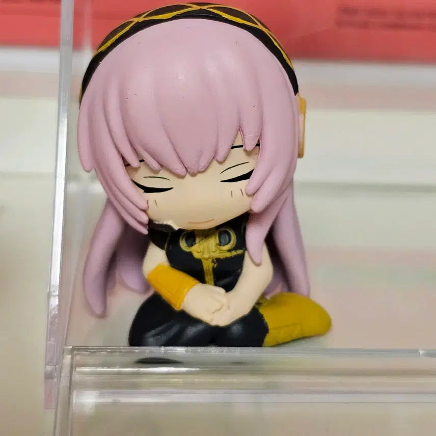 [BUNJANG] Vocaloid Luka Shoulder Mount Gacha Figure / 보컬로이드 루카 어깨쿵 가챠