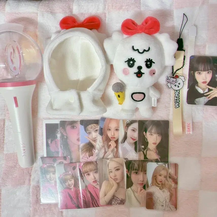 [BUNJANG] STAYC Sieun Bundle Set: Lightstick, Weci Plush, Lightstick Cover/Strap / 급전!!) 스테이씨 시은 굿즈 일괄판매 합니다~~