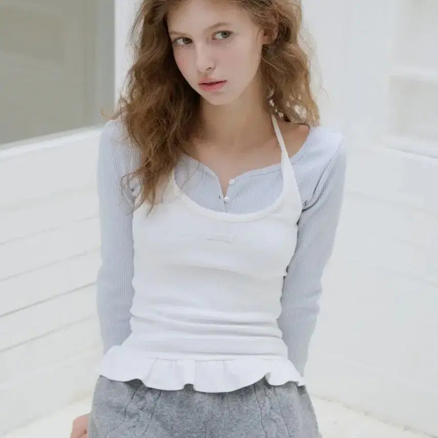 [BUNJANG] Letter From Moon Frill Halterneck Top / 레터프롬문 프릴 홀터넥 탑