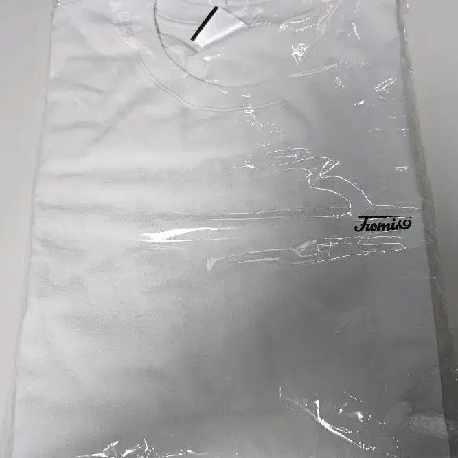 [BUNJANG] fromis_9 Concert Unsealed T-Shirt / [판매] 프로미스나인 콘서트 미개봉 티셔츠