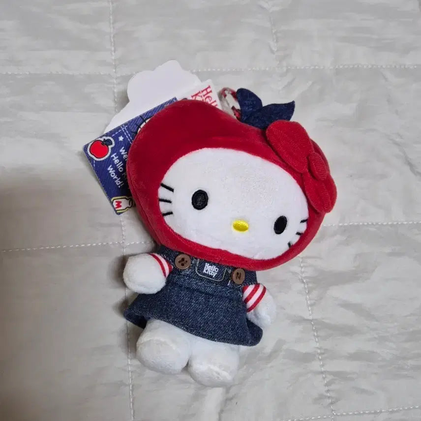 [BUNJANG] Sanrio Apple Kitty Melbba Skirt Keychain / [새상품] 상하이 미니소 정품 애플키티 키링 팝니다