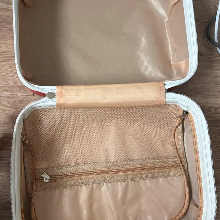 [BUNJANG] Hello Kitty Unused Ready Bag / (미사용) 헬로키티 레디백