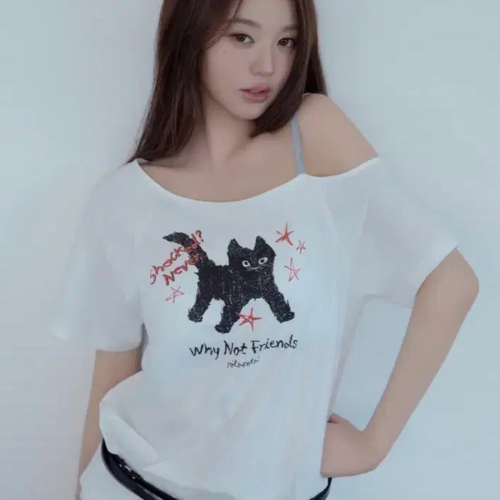 [BUNJANG] Rollercoaster Jang Won-young One-Shoulder T-Shirt / 장원영 로라로라 원숄더 티셔츠