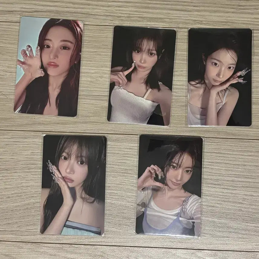 [BUNJANG] LE SSERAFIM Photocard Set (5 Cards) / 르세라핌 포토카드 5종 세트 판매