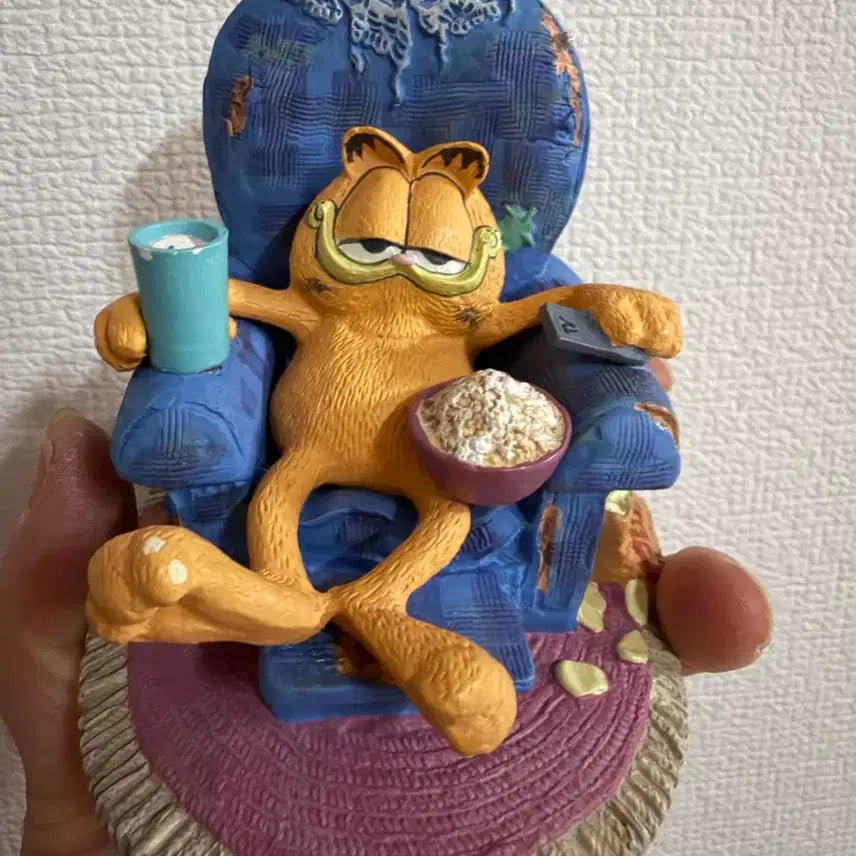 [BUNJANG] Garfield Figurine with Sofa and Popcorn / 가필드 피규어