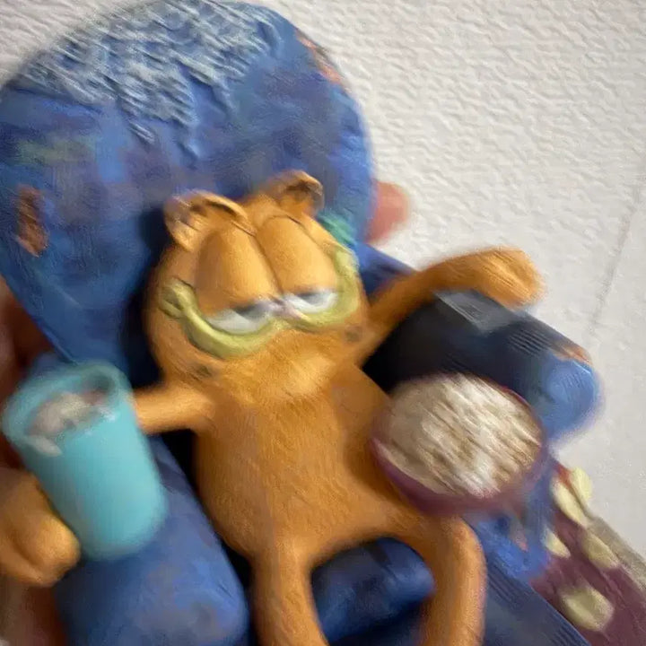[BUNJANG] Garfield Figurine with Sofa and Popcorn / 가필드 피규어
