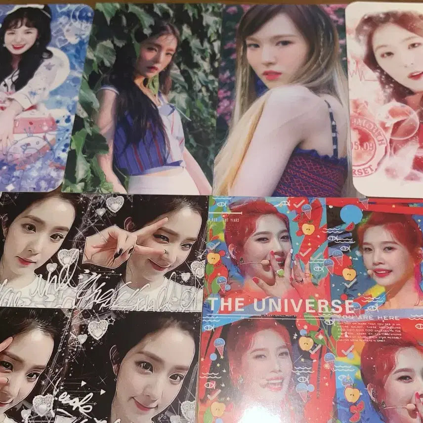 [BUNJANG] Red Velvet Photocard &amp; Sticker Set / 레드벨벳 포토카드 세트. 위- 포토카드, 아래- 스티커.
