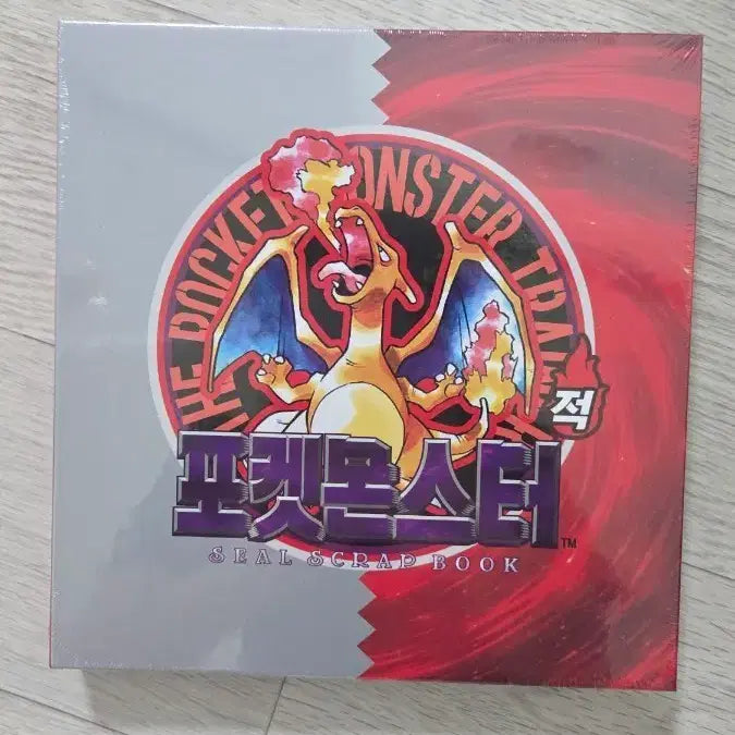 [BUNJANG] Pokemon 30th Anniversary Charizard Sticker Book / 포켓몬스터 30주년 리자몽 띠부씰북