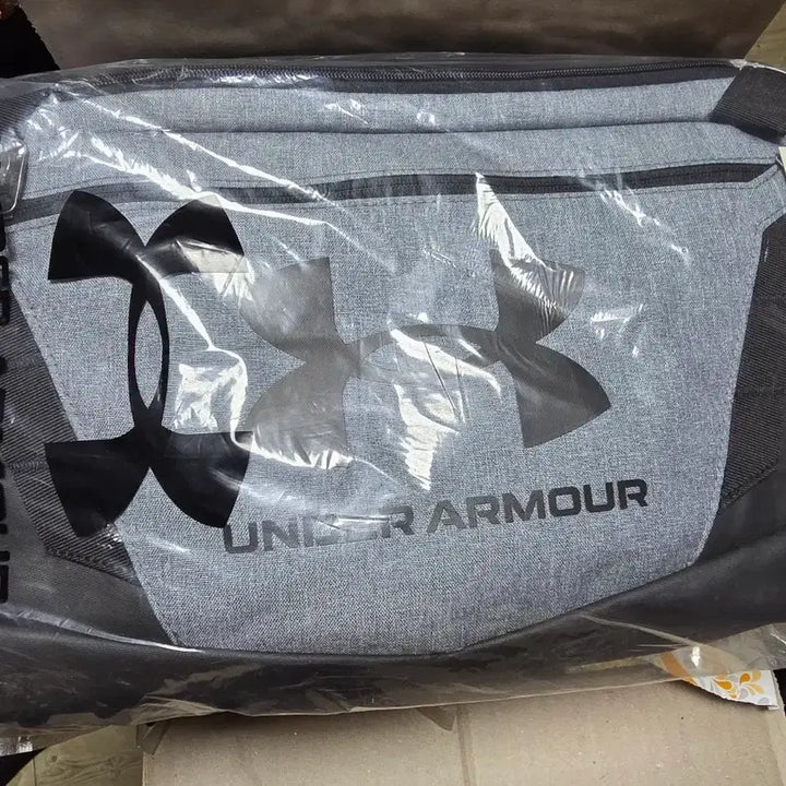 [BUNJANG] Under Armour Crossbody Bag Grey / 언더아머 크로스백 그레이