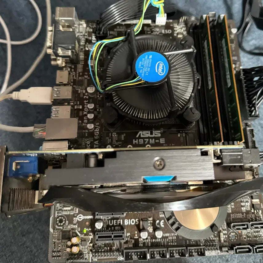[BUNJANG] Intel Core i5-4670 CPU + ASUS H97M-E Motherboard Bundle (For Parts) / i5 4670 + ASUS H97M-E 부품용 보드셋