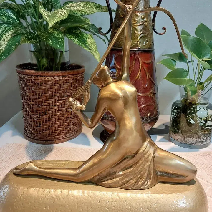 [BUNJANG] Seol Seon-hok "Archery Lovers" Sculpture (All Brass) / 설선오 작가 활쏘는연인상 올황동입니다