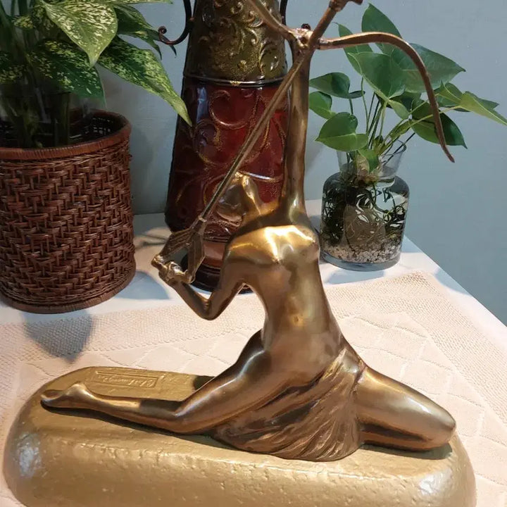 [BUNJANG] Seol Seon-hok "Archery Lovers" Sculpture (All Brass) / 설선오 작가 활쏘는연인상 올황동입니다
