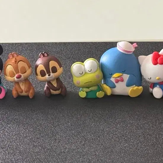 [BUNJANG] Disney Gacha 10-Piece Set (Used) / 디즈니가챠5종+산리오가챠5종 총10종(전시용중고)