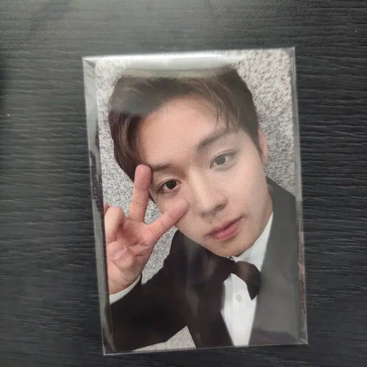 [BUNJANG] Park Jihoon Fancon First Concert Saturday Entry Photocard Sealed / 박지훈 입장포카 팬콘 첫콘 토요일 미개봉