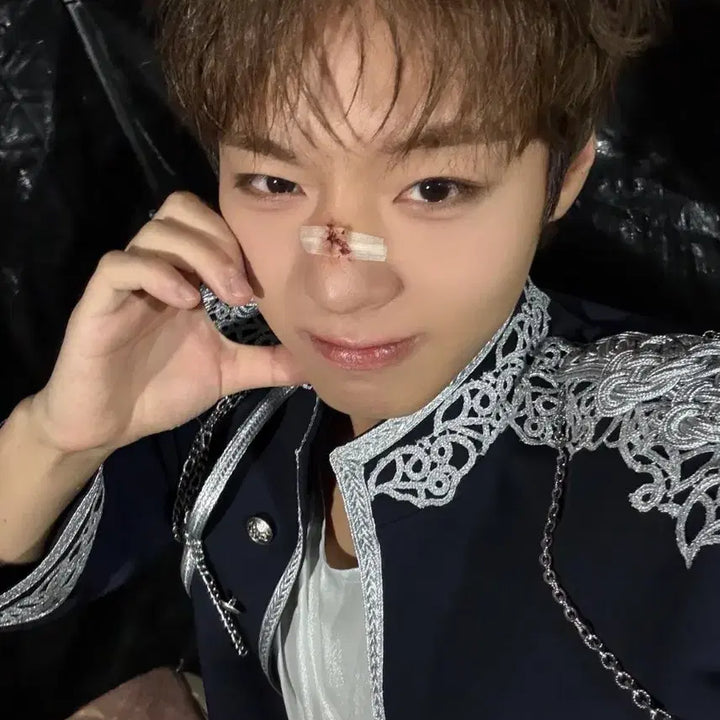 [BUNJANG] Park Jihoon Fancon First Concert Saturday Entry Photocard Sealed / 박지훈 입장포카 팬콘 첫콘 토요일 미개봉