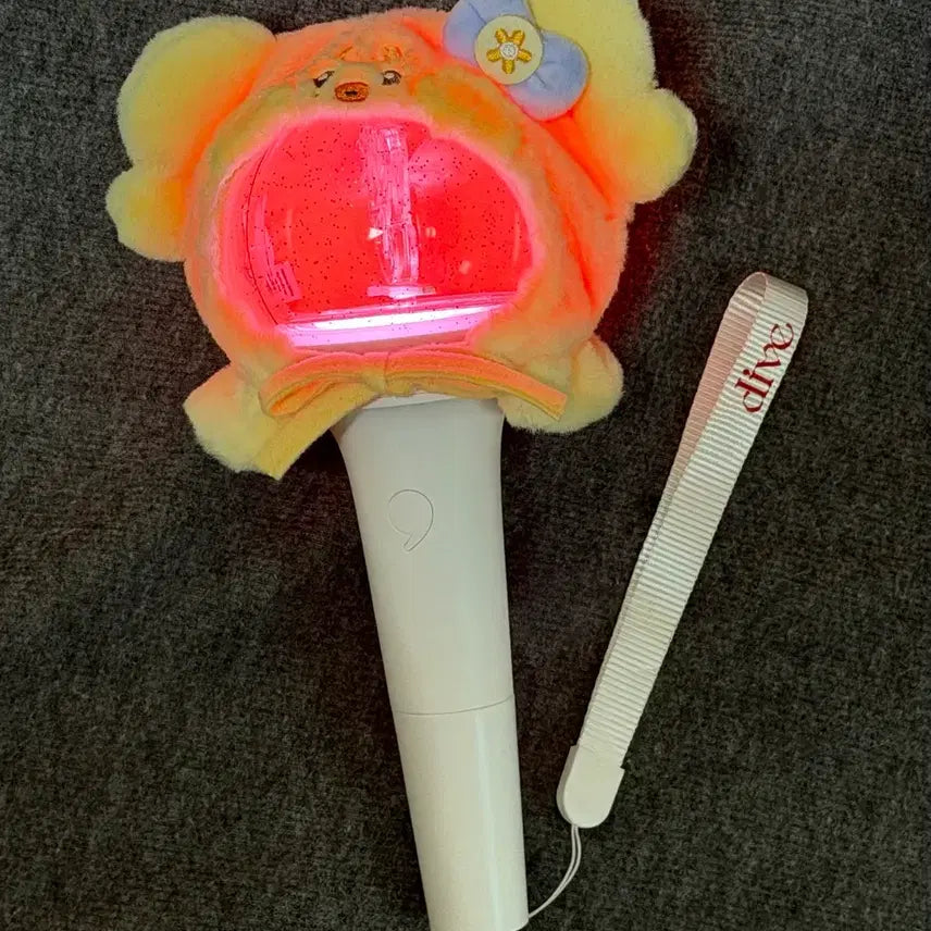 [BUNJANG] IVE Official Lightstick Ver. 1 &amp; Lightstick Cover Bundle Set / 아이브 응원봉ver.1 &amp; 나리니 응원봉 커버 일괄 판매
