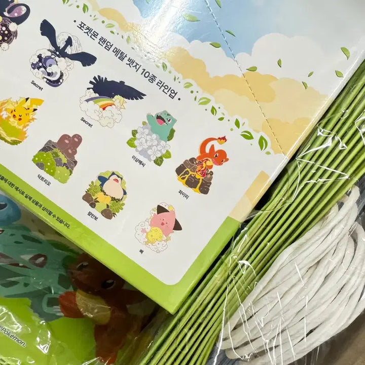 [BUNJANG] Pokemon 30th Anniversary Badge 10-Piece Full Set / 이삭토스트 포캣몬스터 30주년 뱃지 10개 풀셋