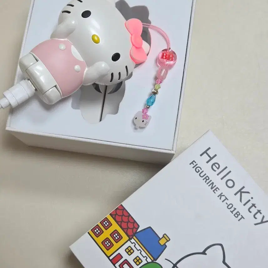 [BUNJANG] Classic Hello Kitty Feature Phone Figurine KT-01BT Die-Cut Hello Kitty Phone / 고전키티 피처폰 휴대폰 핸드폰 폴더폰 피규린 KT-01BT 다이컷 키티폰