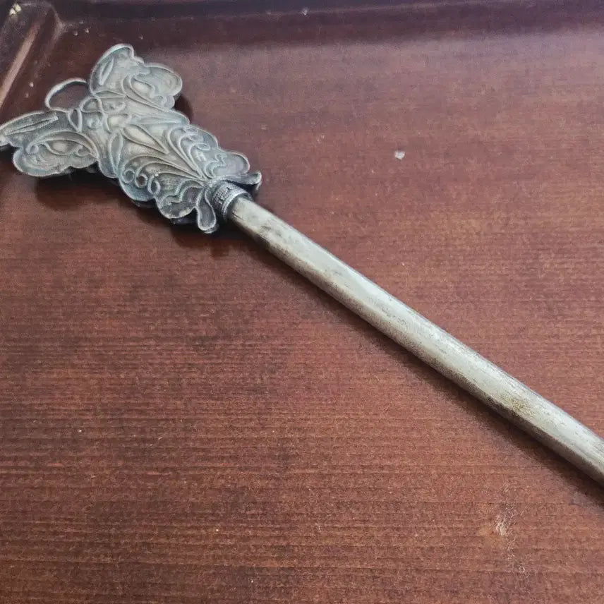 [BUNJANG] Antique Korean Silver Hairpin (Binyer) with Double-Sided Butterfly and Bat Motifs / 골동] 양면  나비와 박쥐의 길상 문양: 세공 은제 비녀입나다