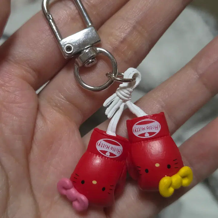 [BUNJANG] Hello Kitty Boxing Glove Keychain / 키티 키링 헬로키티 산리오 특이 복싱 글로브 키홀더