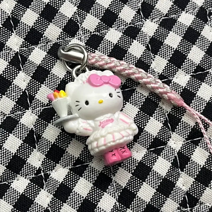 [BUNJANG] Sanrio Classic Hello Kitty Waitress Kitty Strap (Parfait/Serving) / 산리오) 고전 헬로키티 웨이트리스 키티스트랩 (파르페/서빙)