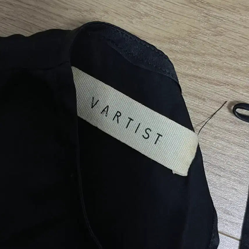 [BUNJANG] The Vartist Satin Blouse / 더 바티스트 the vartist 새틴 블라우스
