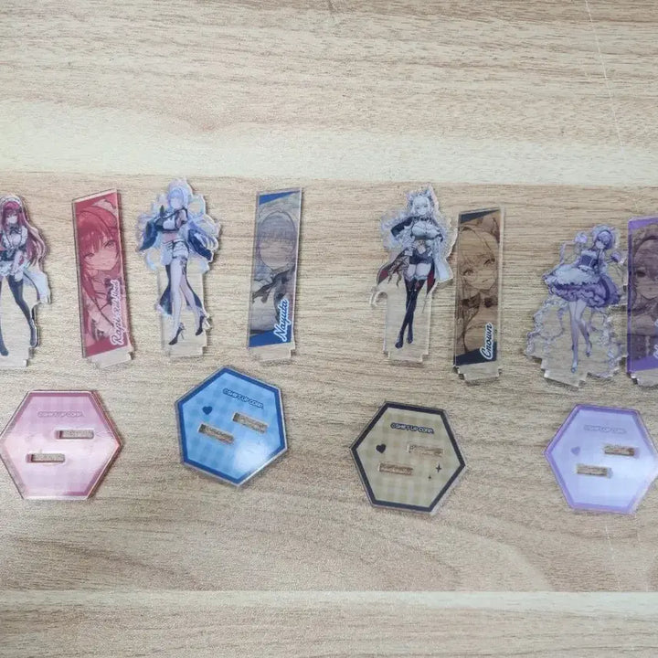 [BUNJANG] Goddess of Victory: NIKKE And Gallery Memorial Cafe Mini Acrylic Stand / 승리의여신 니케 앤드 갤러리 메모리얼 카페 미니아크릴스탠드