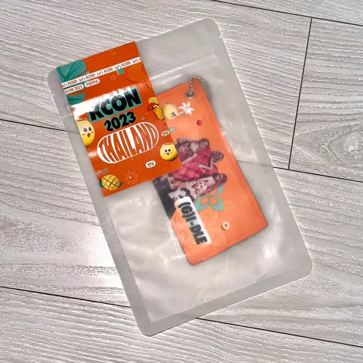 [BUNJANG] (G)I-DLE KCON 2023 Slogan + Keyring Set / 아이들 KCON 2023 슬로건 + 키링 세트