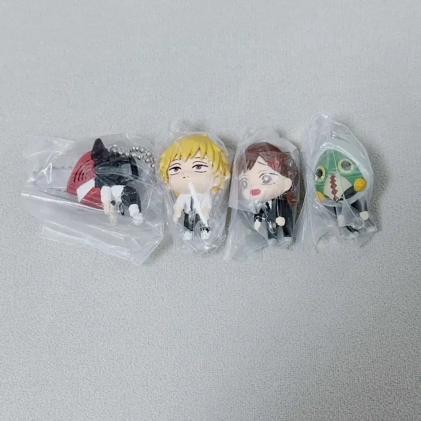 [BUNJANG] Chainsaw Man Keychain Gacha 4 Types Set / [일괄] 체인소맨 대롱 가챠 4종