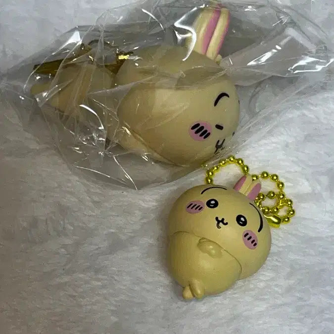 [BUNJANG] Chiikawa Usagi Egg Gacha &amp; Biscuit Keychain Bundle Set / 치이카와 먼작귀 우사기 달걀 가챠 &amp; 비스킷 키링 일괄