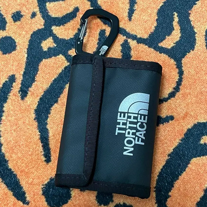 [BUNJANG] The North Face Wallet with Carabiner / 노스페이스 지갑 카라비너포함