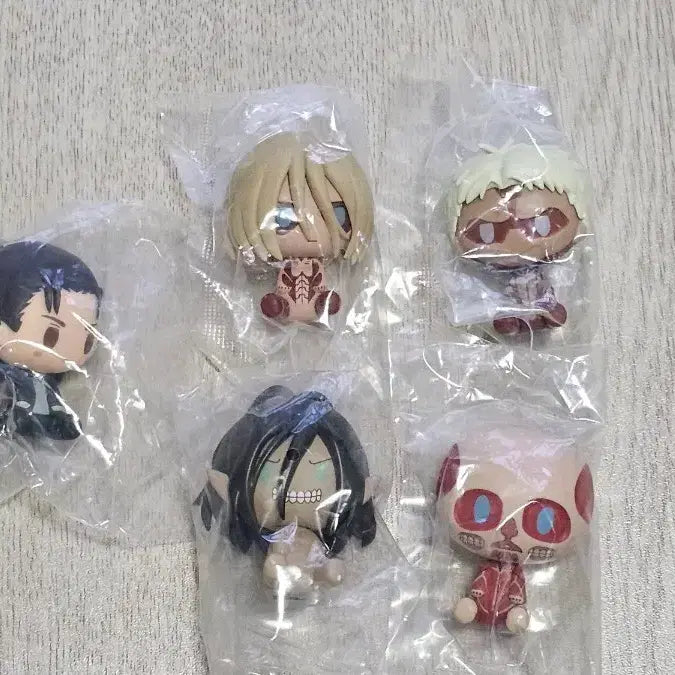[BUNJANG] Attack on Titan Ichiban Kuji Chokonokko Figures 4 Types + Eren / 진격의 거인 이치방쿠지 초코노코 거인4종+덤 에렌