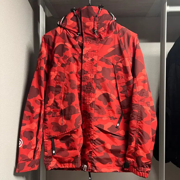 [BUNJANG] BAPE Shark Snowboard Jacket Red / 베이프 샤크 스노우보드 자켓 레드