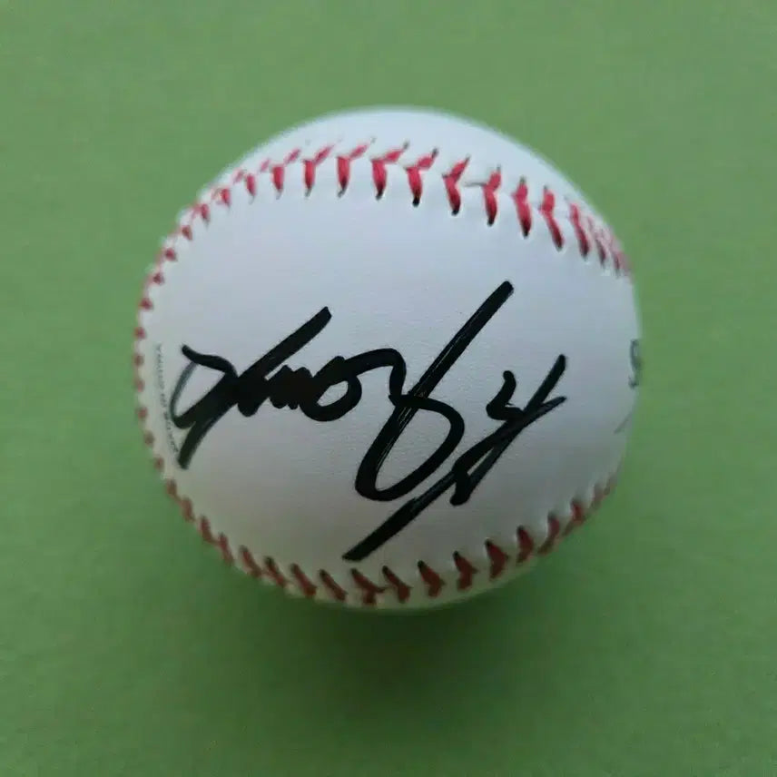 [BUNJANG] Lee Jin-young Signed Baseball / 이진영 코치님 야구공  싸인볼