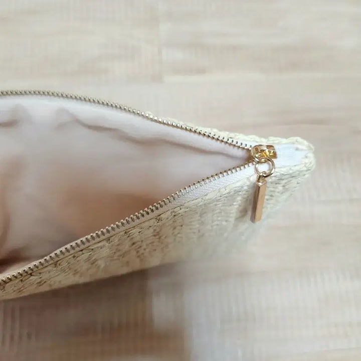 [BUNJANG] Givenchy Beauty Raffia Pouch / 지방시 뷰티 라피아 파우치 팝니다