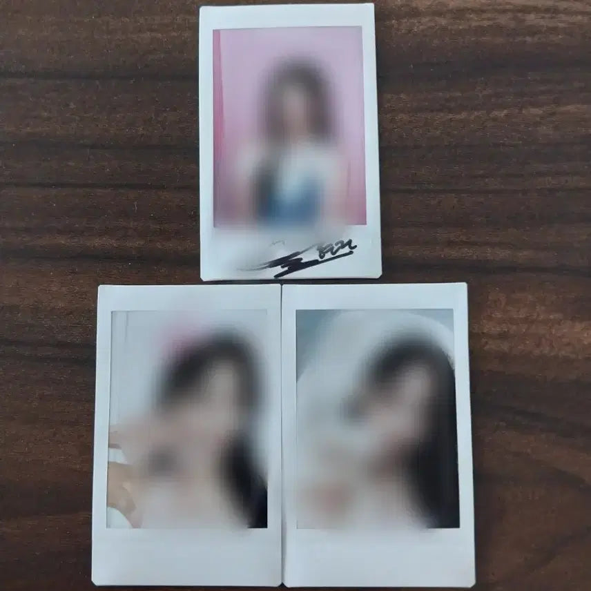 [BUNJANG] LUMINOUS Hyejin Signed Polaroid / 루셈블 현진 싸인 폴라로이드