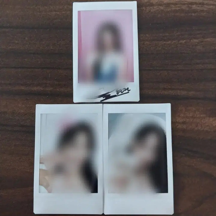 [BUNJANG] LUMINOUS Hyejin Signed Polaroid / 루셈블 현진 싸인 폴라로이드