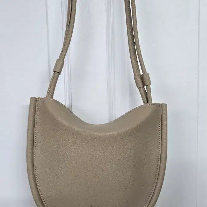 [BUNJANG] Lemels Flat Hobo Bag Beige / 레멜 플랫 호보백