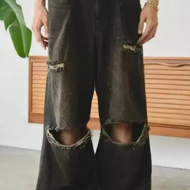 [BUNJANG] Camphor Wood Distressed Black Denim Pants (M) / camphor wood 빈티지 가공 데미지 흑청 데님 팬츠 m 하나비마켓