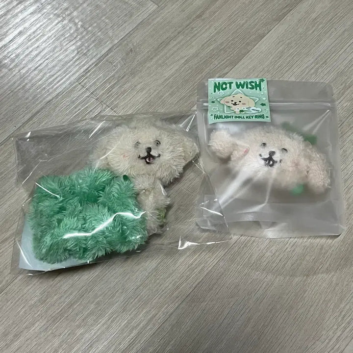 [BUNJANG] NCT WISH DengTriver Scrunchie + Lightstick Keychain / 엔시티 위시 댕트리버 스크런치 응원봉 키링