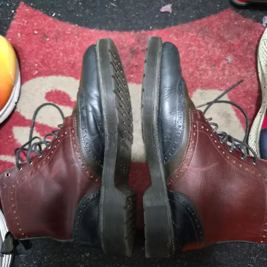 [BUNJANG] Dr. Martens Bentley Wingtip 8-Hole Boots / 닥터마틴 벤틀리 (Dr. Martens BENTLEY) 윙팁8홀