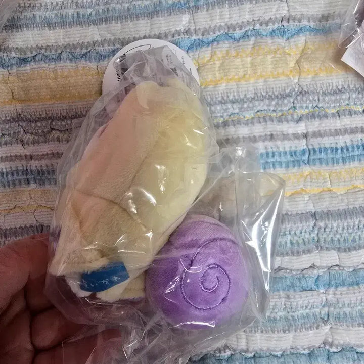 [BUNJANG] Chiikawa Hachiware Snail Raincoat Mascot / 치이카와 하치와레 달팽이 우비 마스코트