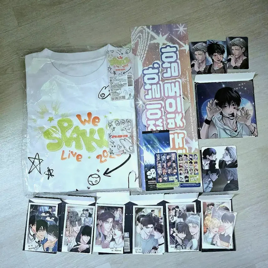 [BUNJANG] Lezhin Popup Sparklz Crossover T-Shirt Photo Card Bundle Set / 레진 팝업 스파클즈 티셔츠 스냅팩 직캠엽서 컬포 검은목마