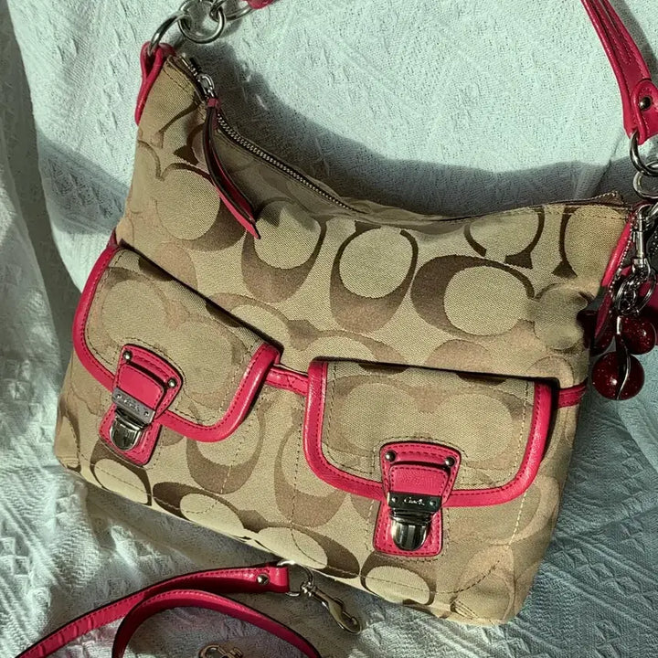 [BUNJANG] Coach Two-Buckle Shoulder Bag Beige/Pink / Coach 베이지 핑크 투버클 숄더백
