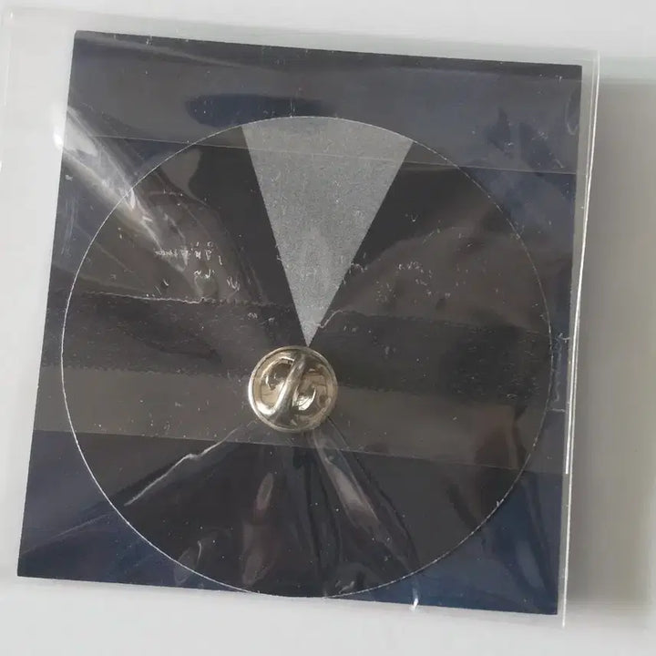 [BUNJANG] Artist Badge (Sealed) / 유랑의 달 아티스트 뱃지 미개봉