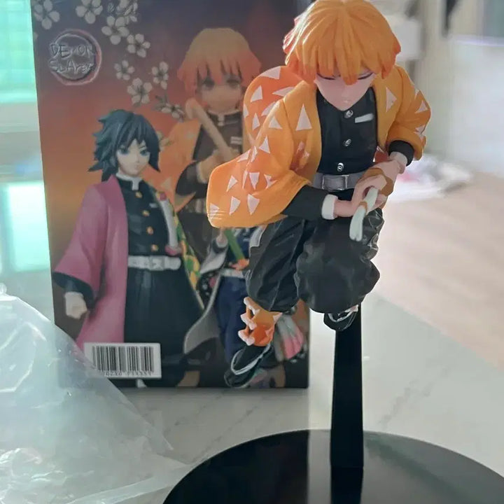 [BUNJANG] Demon Slayer Zenitsu Figure / 귀멸의 칼날 젠이츠 피규어