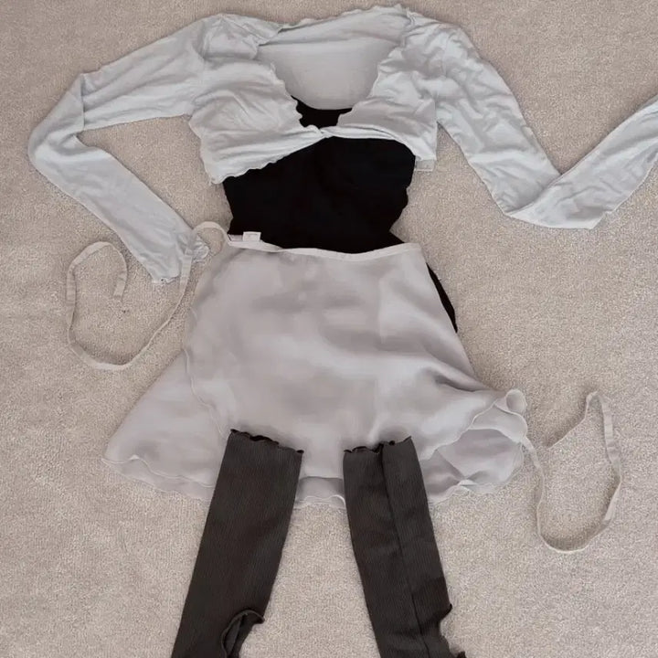 [BUNJANG] Messiah Dancewear Adult Ballet Set (Size L, fits 55-66) / 메시아 댄스웨어 성인발레복 L 사이즈 (55-66) 세트 판매