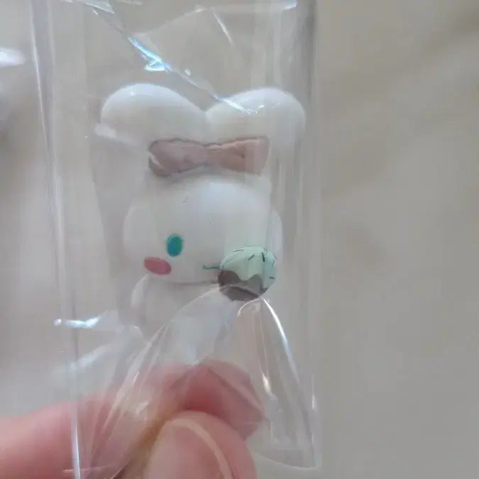 [BUNJANG] Cinnamoroll &amp; Kitty Gacha Figures Bundle Set / 시나모롤, 키티 가챠피규어 일괄