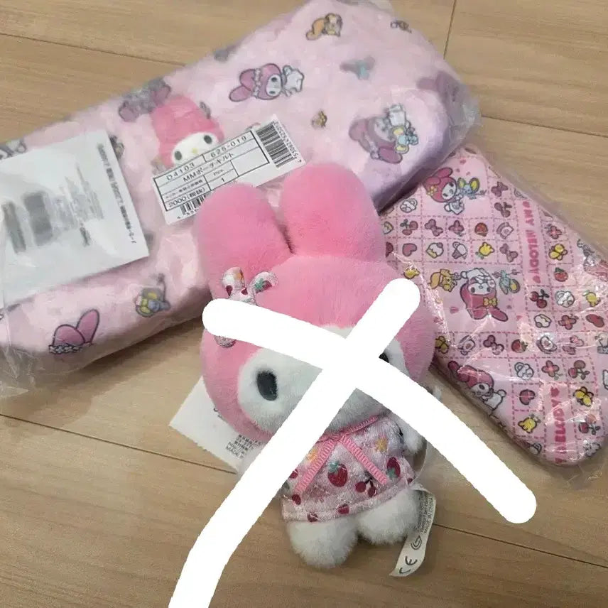 [BUNJANG] Sanrio My Melody Quilting Pouch &amp; Mascot Bundle Set / 예약중))산리오 정품 마이멜로디 파우치 마코 퀼트 퀼팅시리즈 일괄
